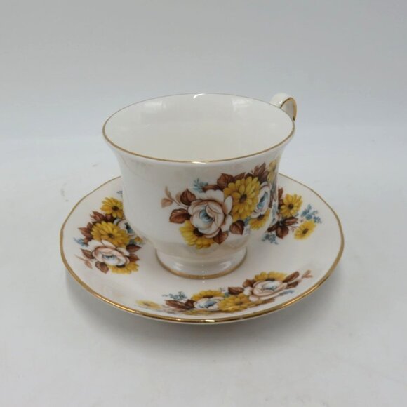 Vintage Royal Vale Bone China Tea Cup and Saucer Set With Floral Design England - Picture 4 of 10